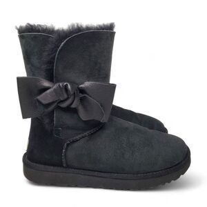 Ugg Daelynn Sheepskin Booties Womens Leather Bow Accent Shearling Winter Size 7
